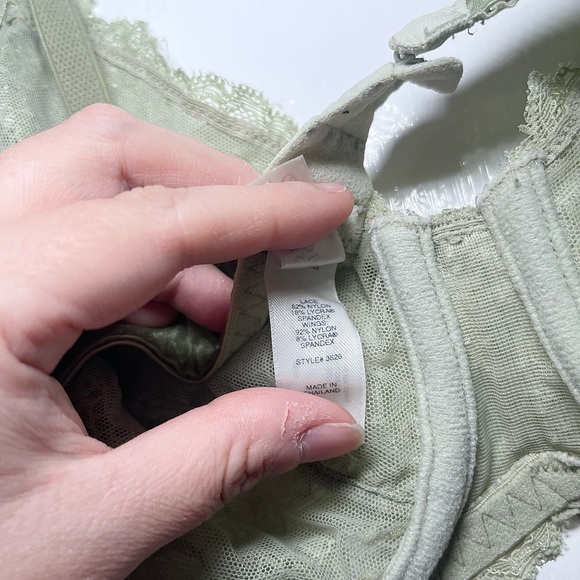 Vintage 90’s Victoria’s Secret Sage Green Lace Demi Underwire Bra 38D - Picture 10 of 11